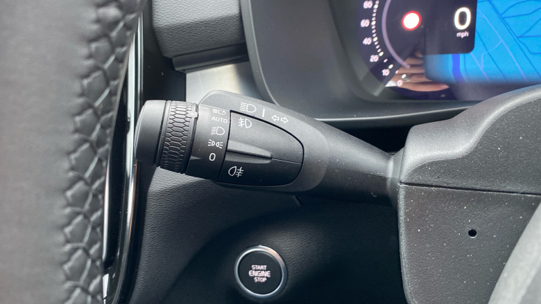 Volvo XC40 2.0 B4P Plus Dark 5dr Auto Petrol Estate